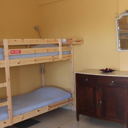Ericeira Chill Hill Hostel & Private Rooms - Peach Garden Стая снимка
