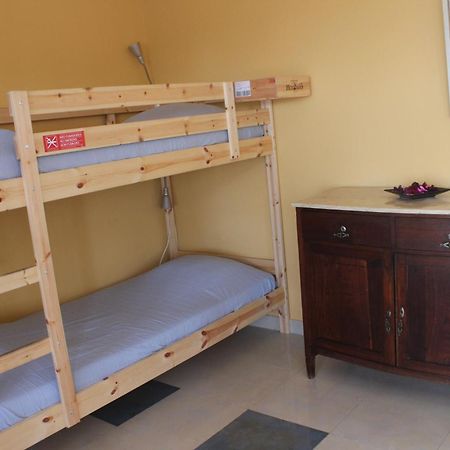 Ericeira Chill Hill Hostel & Private Rooms - Peach Garden Стая снимка