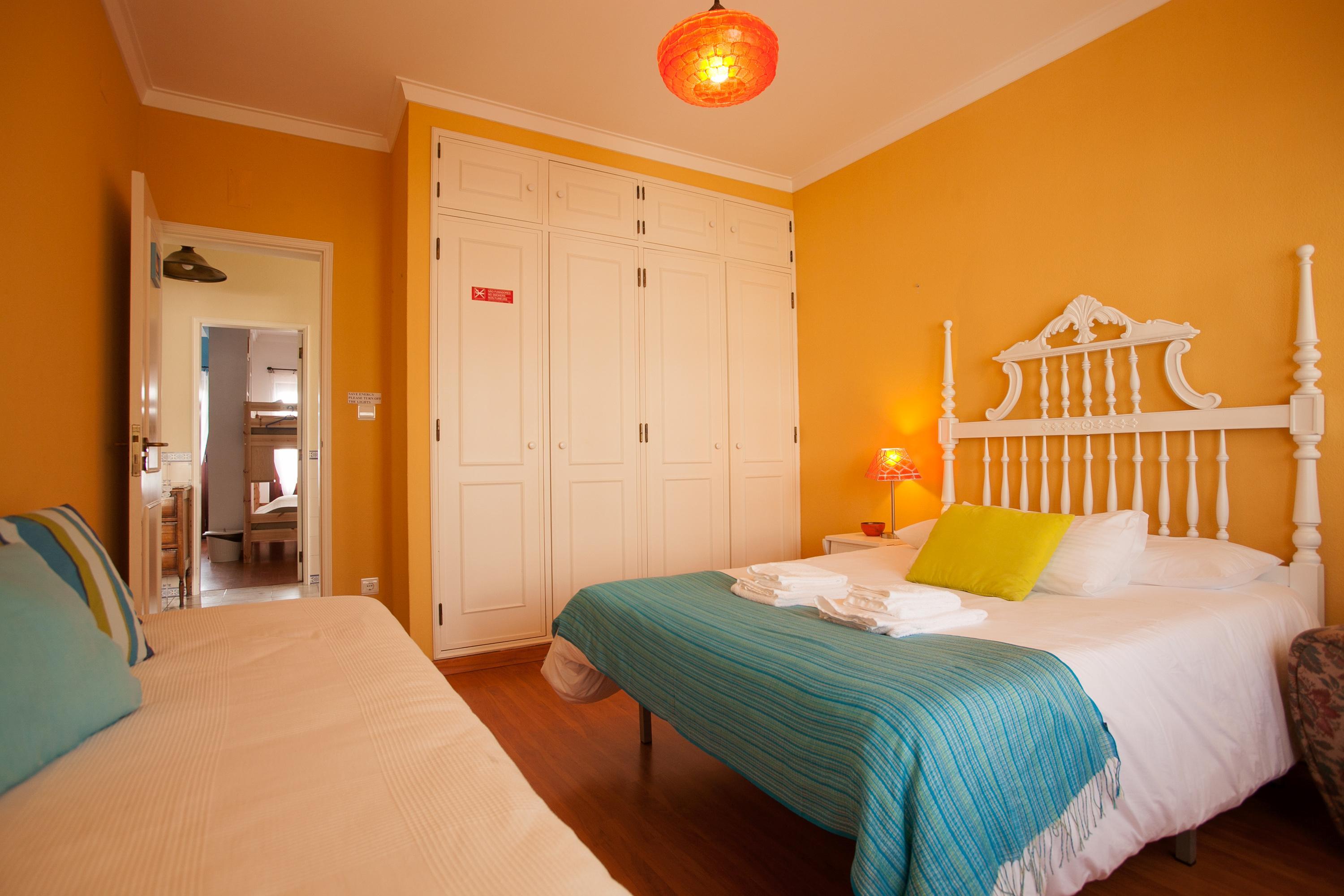 Ericeira Chill Hill Hostel & Private Rooms - Peach Garden Екстериор снимка