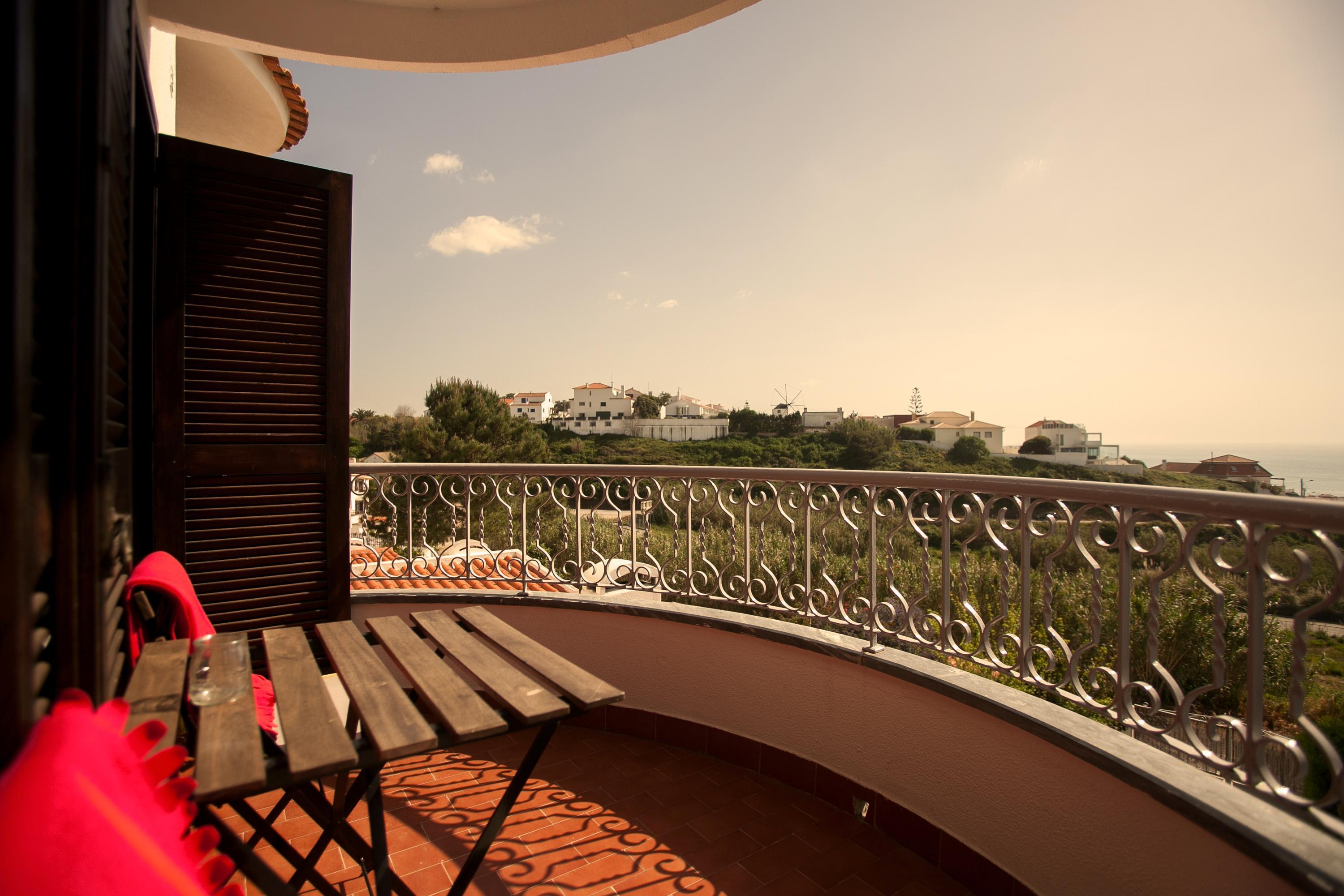 Ericeira Chill Hill Hostel & Private Rooms - Peach Garden Екстериор снимка