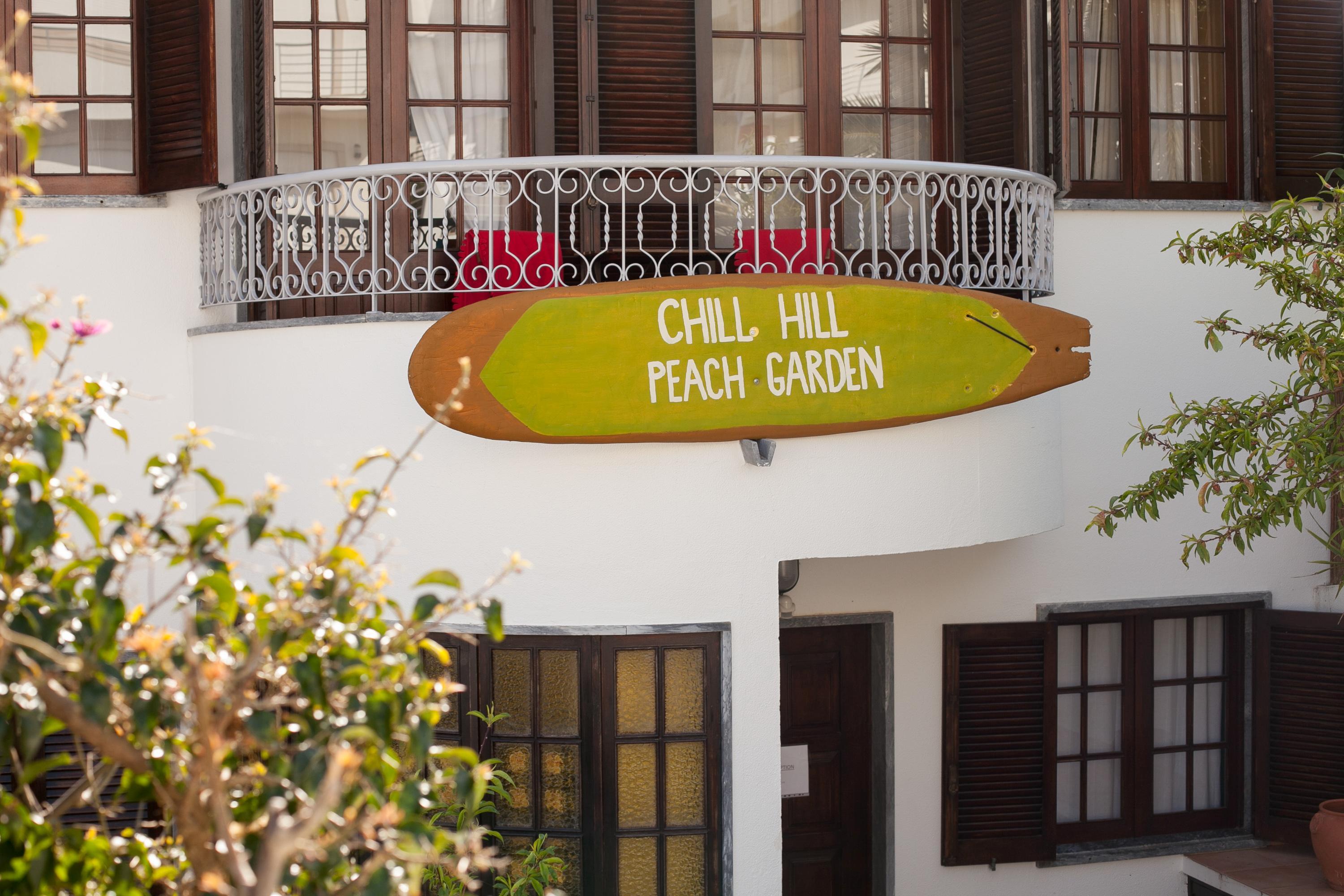 Ericeira Chill Hill Hostel & Private Rooms - Peach Garden Екстериор снимка
