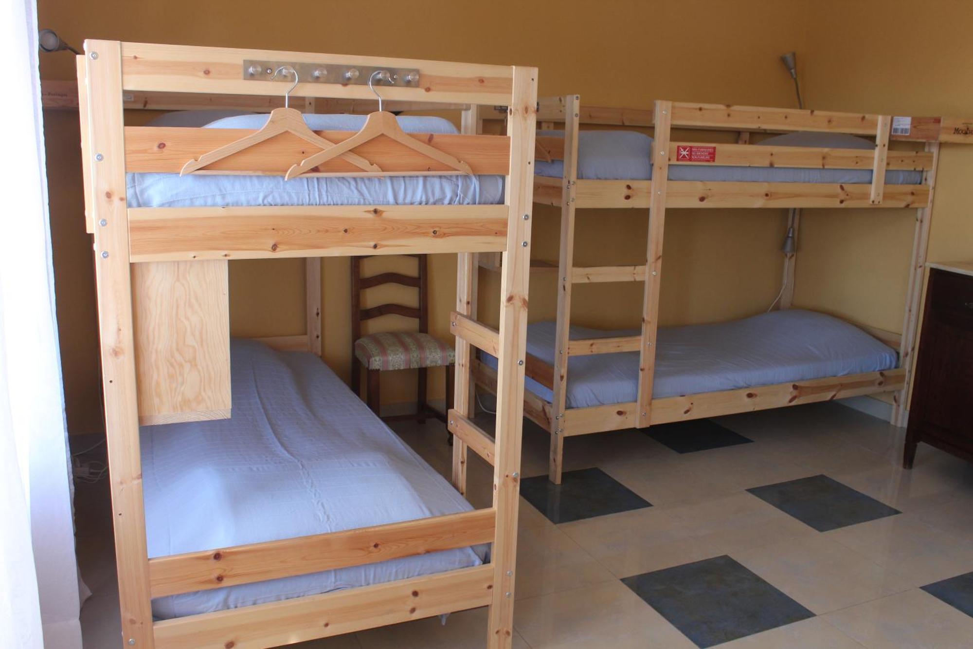 Ericeira Chill Hill Hostel & Private Rooms - Peach Garden Стая снимка