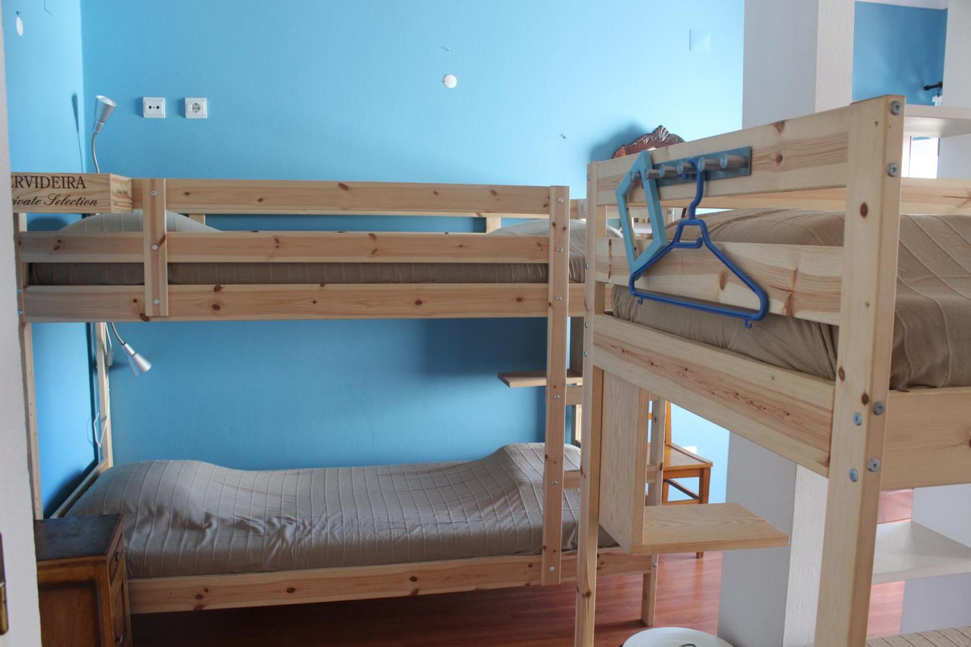 Ericeira Chill Hill Hostel & Private Rooms - Peach Garden Стая снимка