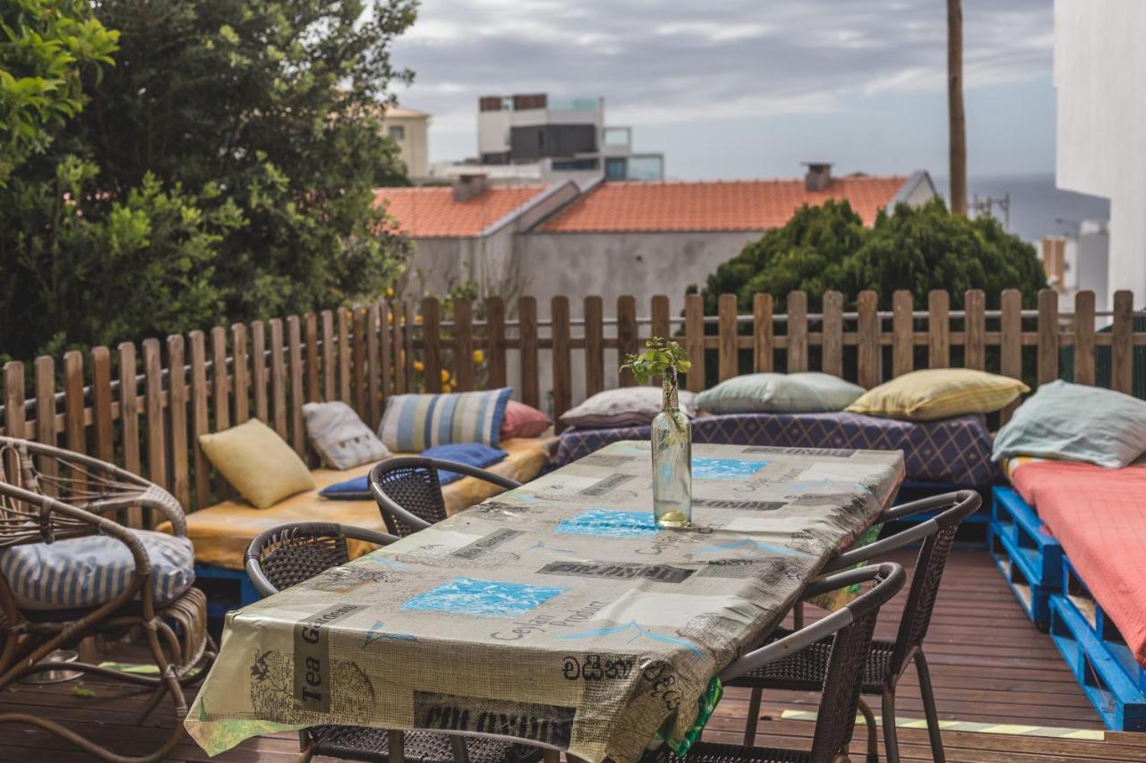 Ericeira Chill Hill Hostel & Private Rooms - Peach Garden Екстериор снимка