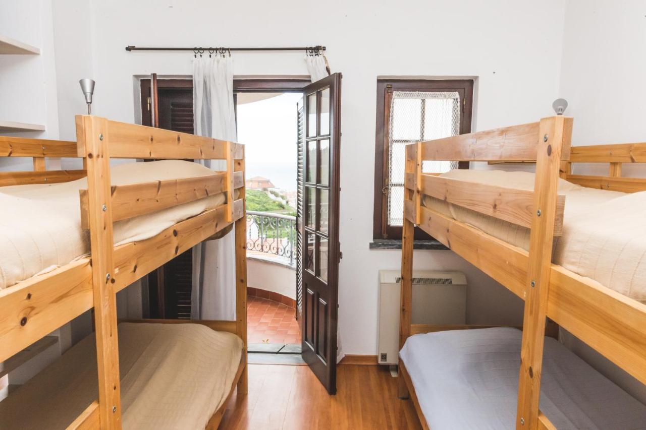 Ericeira Chill Hill Hostel & Private Rooms - Peach Garden Екстериор снимка