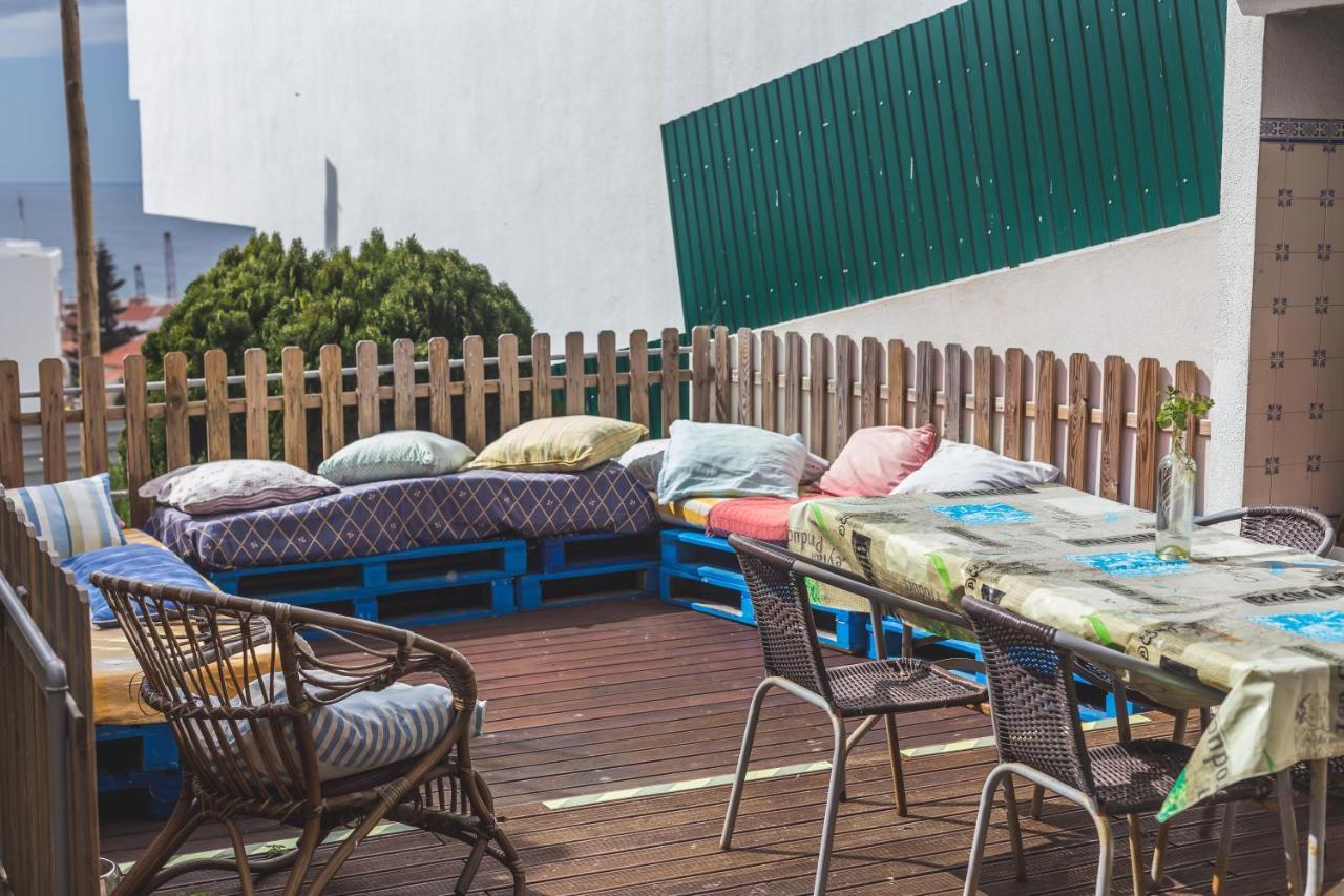 Ericeira Chill Hill Hostel & Private Rooms - Peach Garden Екстериор снимка