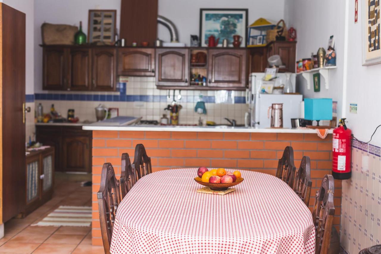 Ericeira Chill Hill Hostel & Private Rooms - Peach Garden Екстериор снимка