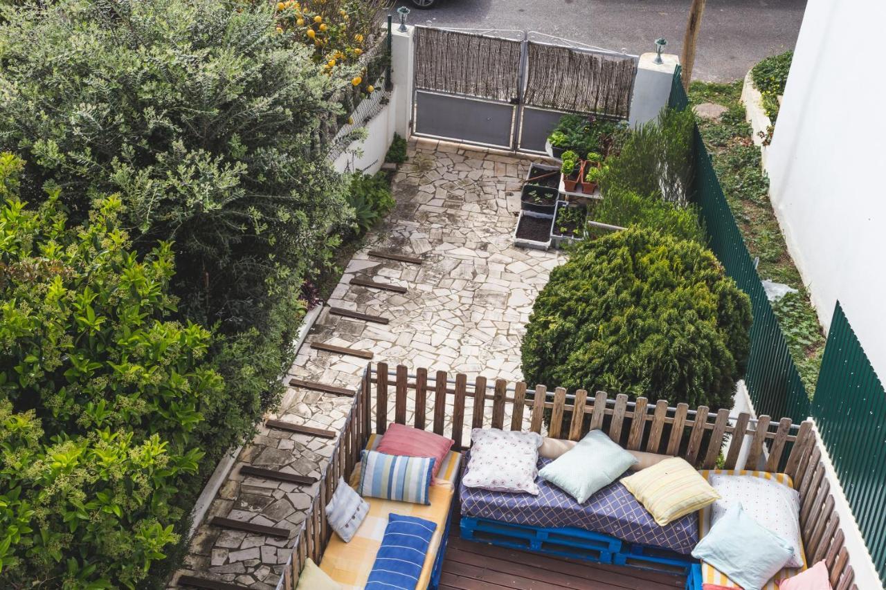 Ericeira Chill Hill Hostel & Private Rooms - Peach Garden Екстериор снимка
