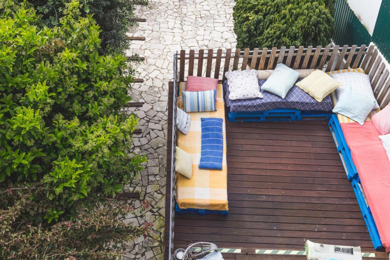 Ericeira Chill Hill Hostel & Private Rooms - Peach Garden Екстериор снимка